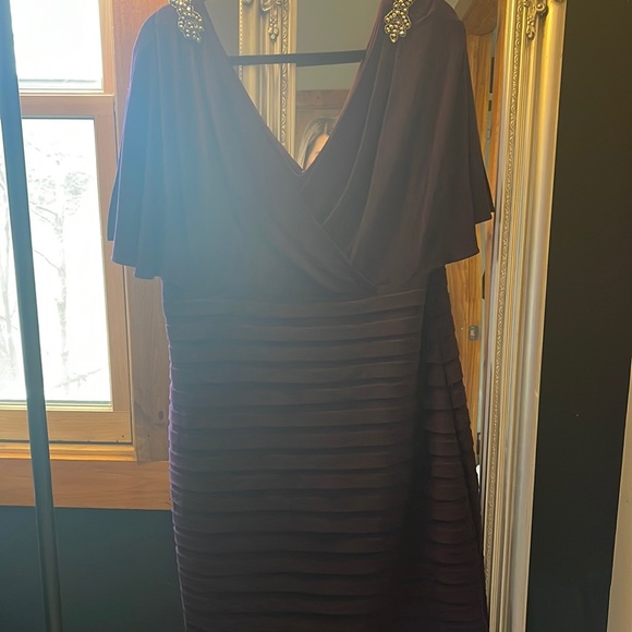 Beautiful dress for a wedding or church event - Picture 1 of 7